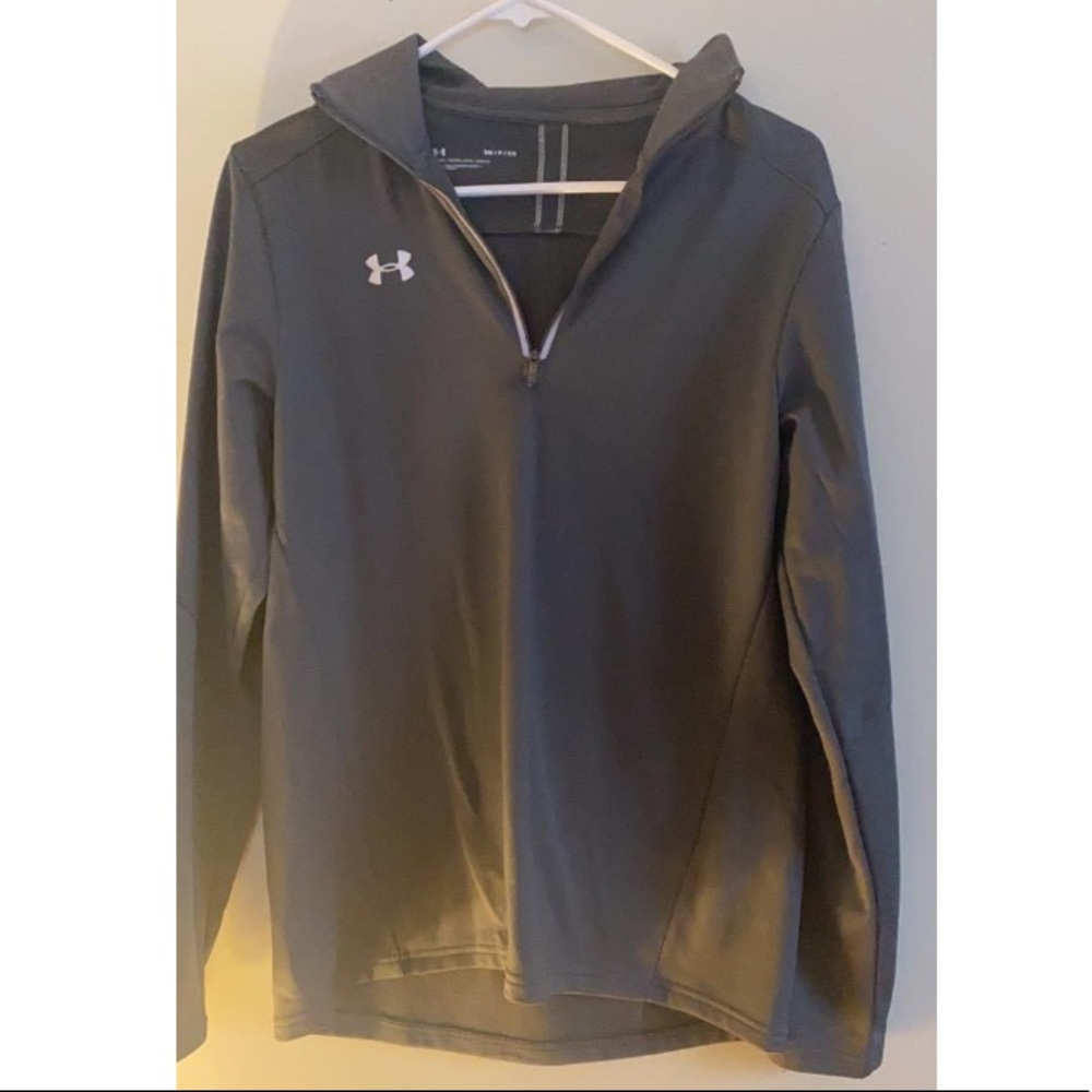 Small women’s underarmor quarter zip